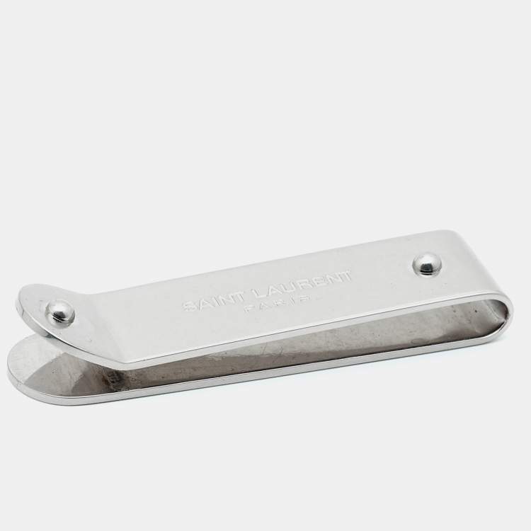 مملوكة مسبقًا مشبك نقود باللون الفضي سان لوران