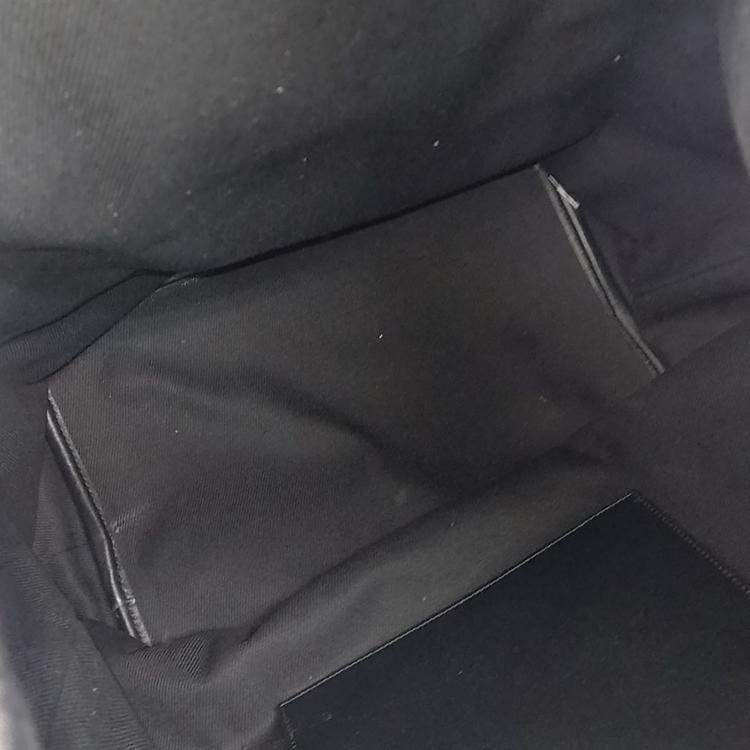 مملوكة مسبقًا حقيبة باكت سان لوران باريس ريف غوش قماش أبيض وأسود 