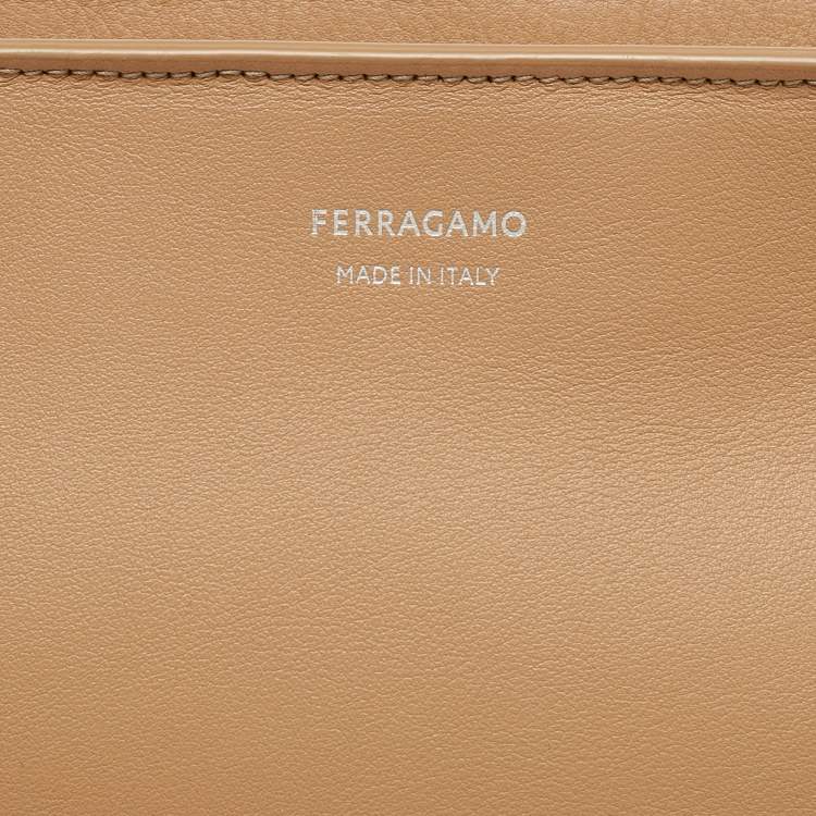 Pre Owned Salvatore Ferragamo Light Brown Leather Zip Pouch