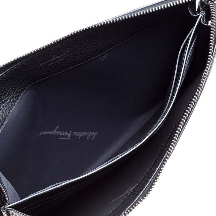 Pre Owned Salvatore Ferragamo Black Leather Zip Clutch