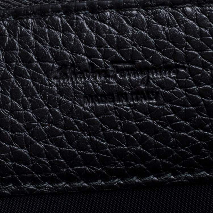Pre Owned Salvatore Ferragamo Black Leather Zip Clutch