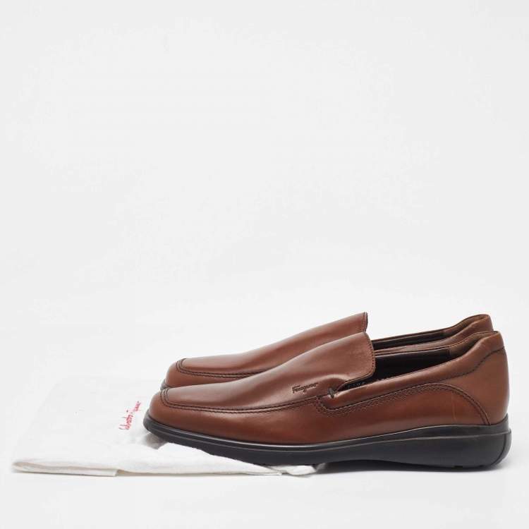 مملوكة مسبقًا Salvatore Ferragamo Brown Leather Slip On Loafers Size 41.5