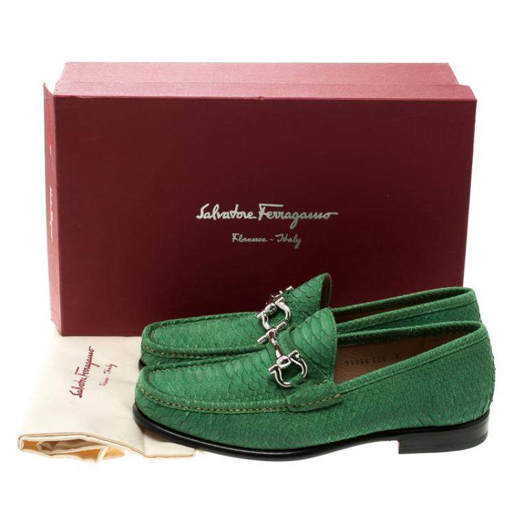 مملوكة مسبقًا Salvatore Ferragamo Green Python Leather Mason Loafers Size 41