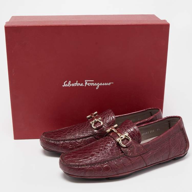 مملوكة مسبقًا Salvatore Ferragamo Burgundy Alligator Leather Parigi Slip On Loafers Size 42.5