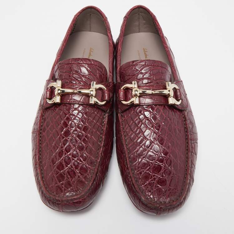 مملوكة مسبقًا Salvatore Ferragamo Burgundy Alligator Leather Parigi Slip On Loafers Size 42.5