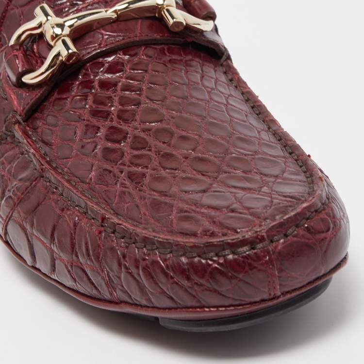 مملوكة مسبقًا Salvatore Ferragamo Burgundy Alligator Leather Parigi Slip On Loafers Size 42.5