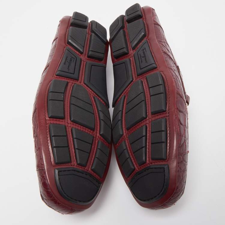 مملوكة مسبقًا Salvatore Ferragamo Burgundy Alligator Leather Parigi Slip On Loafers Size 42.5