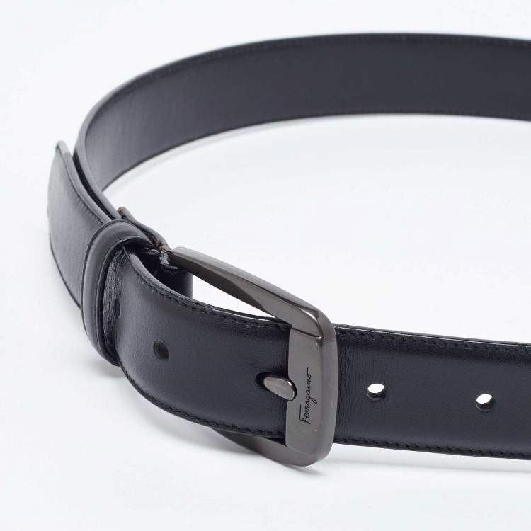 Pre Owned Salvatore Ferragamo Black Leather Buckle Belt 80CM