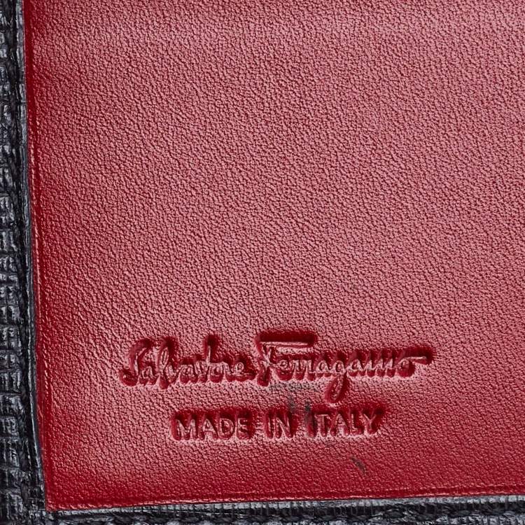 Pre Owned Salvatore Ferragamo Black Textured Leather Logo Bifold Wallet