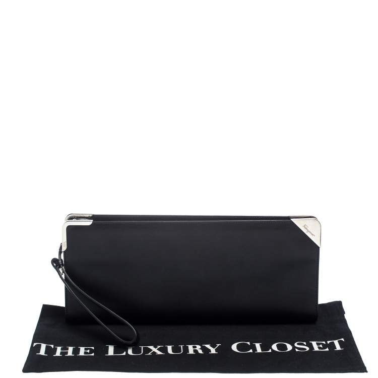 Pre Owned Salvatore Ferragamo Black Leather Wristlet Clutch