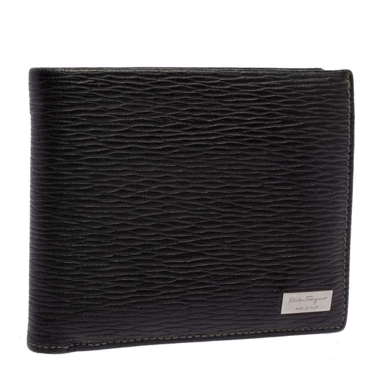 Pre Owned Salvatore Ferragamo Black Textured Leather Bifold Wallet
