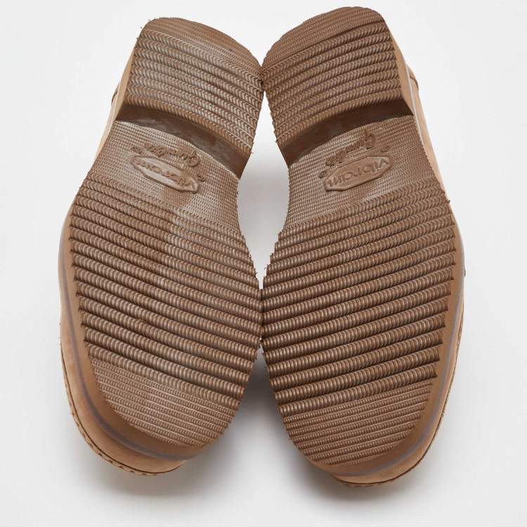 مملوكة مسبقًا Salvatore Ferragamo Brown Nubuck Leather Gancini Loafers Size 41.5