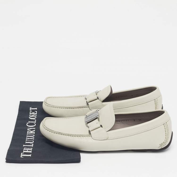 Pre Owned Salvatore Ferragamo Cream Leather Gancini Loafers Size 42