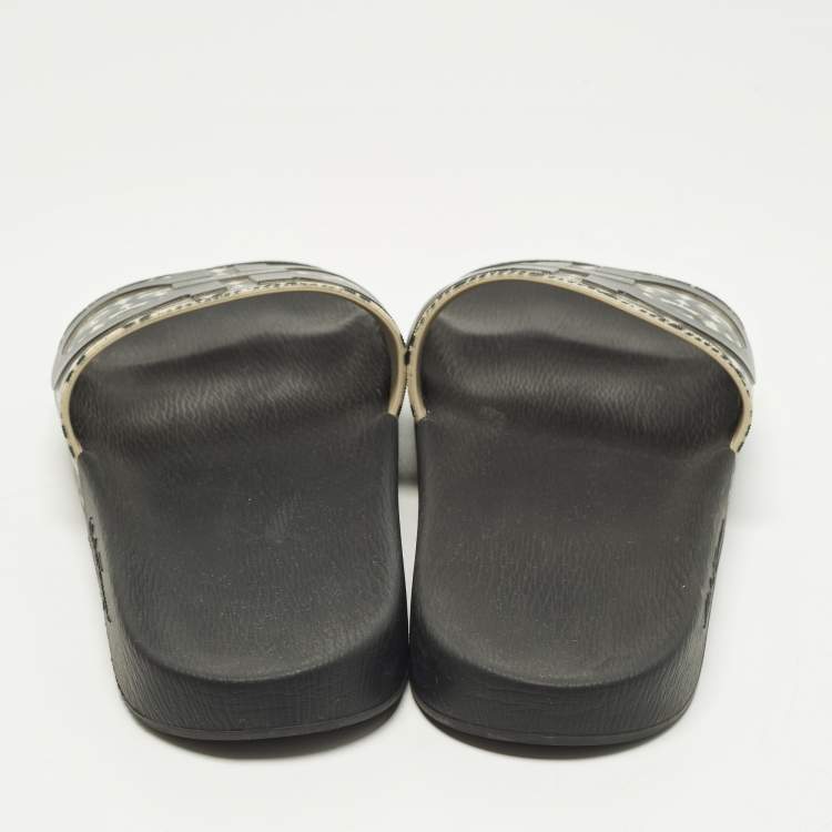 مملوكة مسبقًا Salvatore Ferragamo Gancini Size 43 Two Tone Rubber Pool Slide
