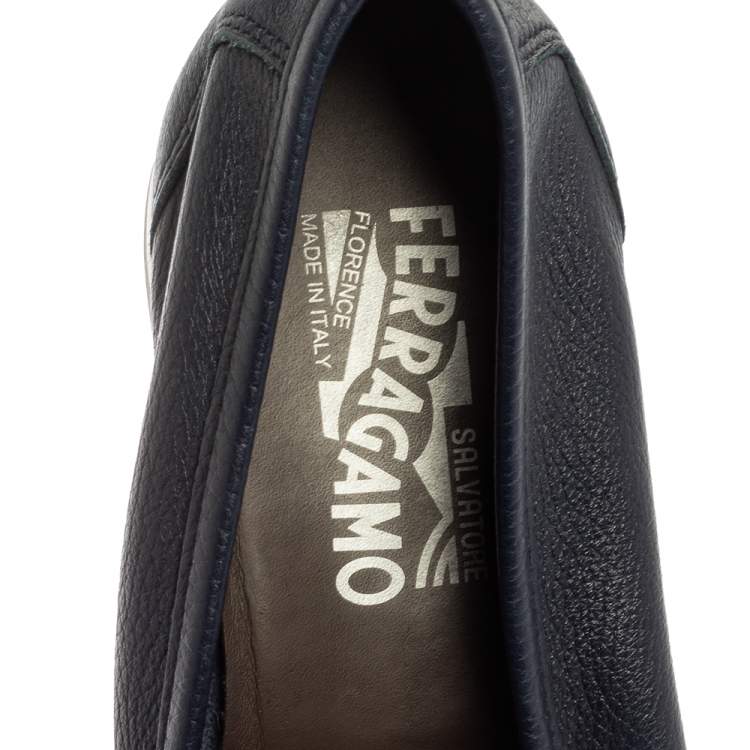 مملوكة مسبقًا Salvatore Ferragamo Blue Leather Parigi Gancini Driver Loafers Size 43.5