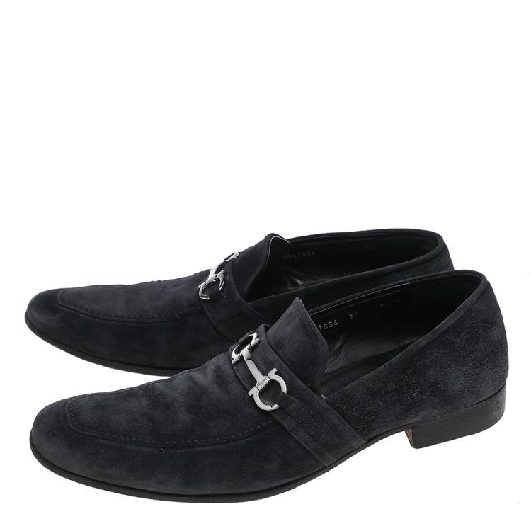 مملوكة مسبقًا Salvatore Ferregamo Blue Suede Gancini Slip on Loafers Size 42.5