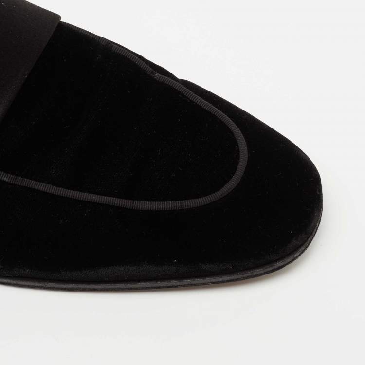 مملوكة مسبقًا Salvatore Ferragamo Black Velvet Andrea Loafers Size 43.5