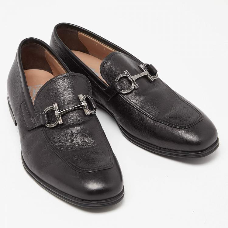 مملوكة مسبقًا Salvatore Ferragamo Black Leather Horsebit Slip On Loafers Size 42