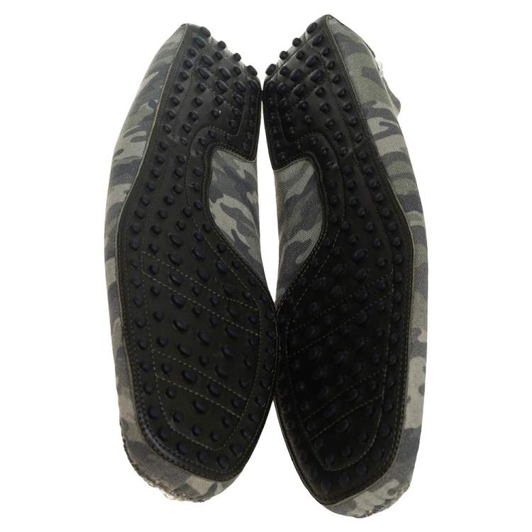 مملوكة مسبقًا Tod's Green Camouflage Canvas and Leather Gommino Slip On Loafers Size 45.5