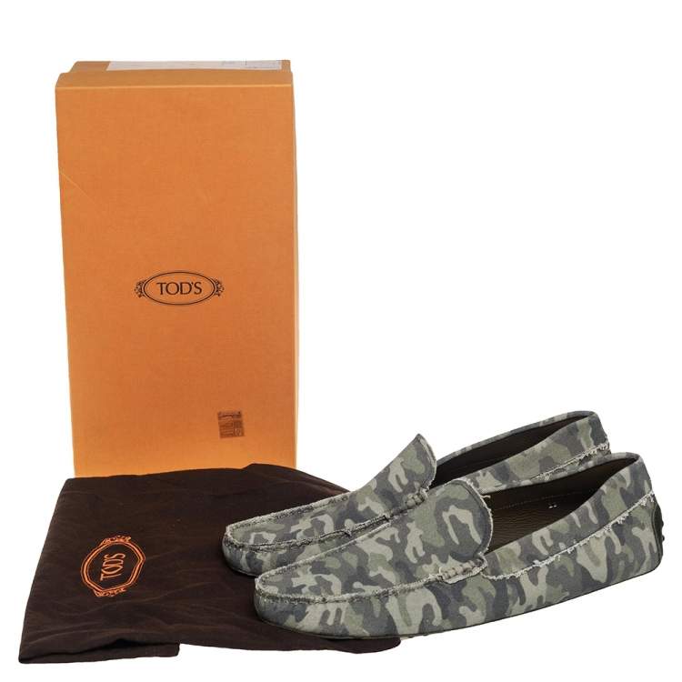 مملوكة مسبقًا Tod's Green Camouflage Canvas and Leather Gommino Slip On Loafers Size 45.5