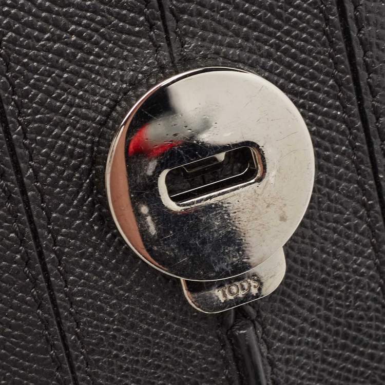 Pre Owned Tod's Black Leather Flap Messenger Bag