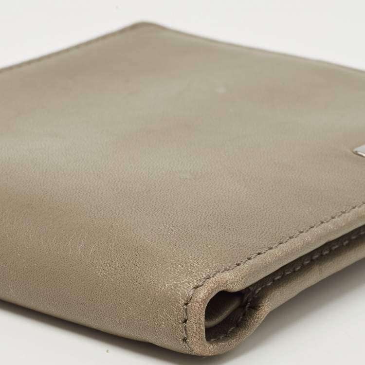 Pre Owned Tod's Olive Green Leather Bifold Wallet
