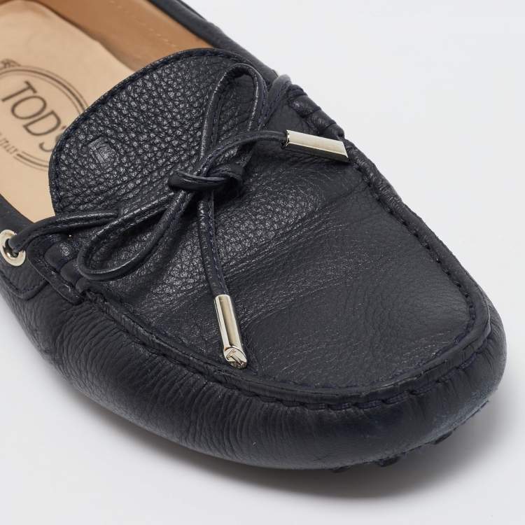 مملوكة مسبقًا Tod's Navy Blue Leather Bow Slip On Loafers Size 40