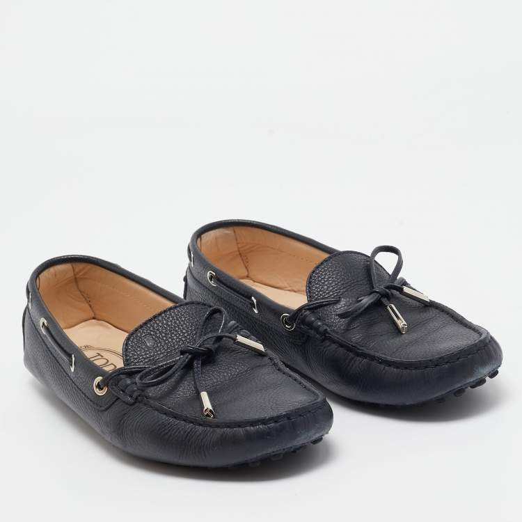 مملوكة مسبقًا Tod's Navy Blue Leather Bow Slip On Loafers Size 40