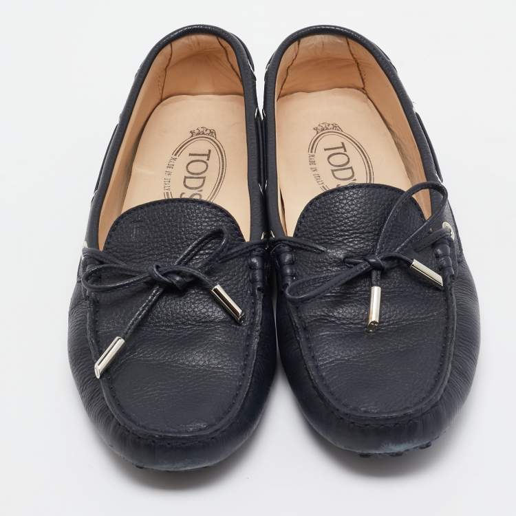 مملوكة مسبقًا Tod's Navy Blue Leather Bow Slip On Loafers Size 40
