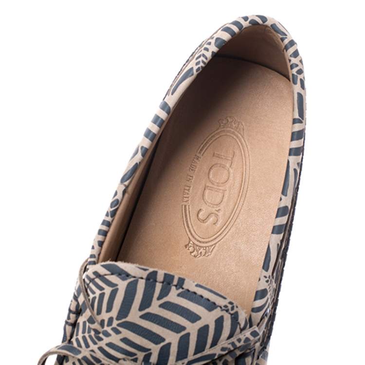 Pre Owned Tod's Beige and Grey Printed Leather Bow Loafers Size 42.5