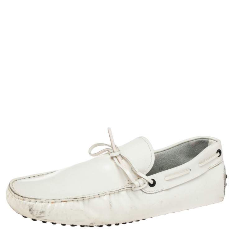 مملوكة مسبقًا Tod's White Patent Leather Bow Slip On Loafers Size 44.5