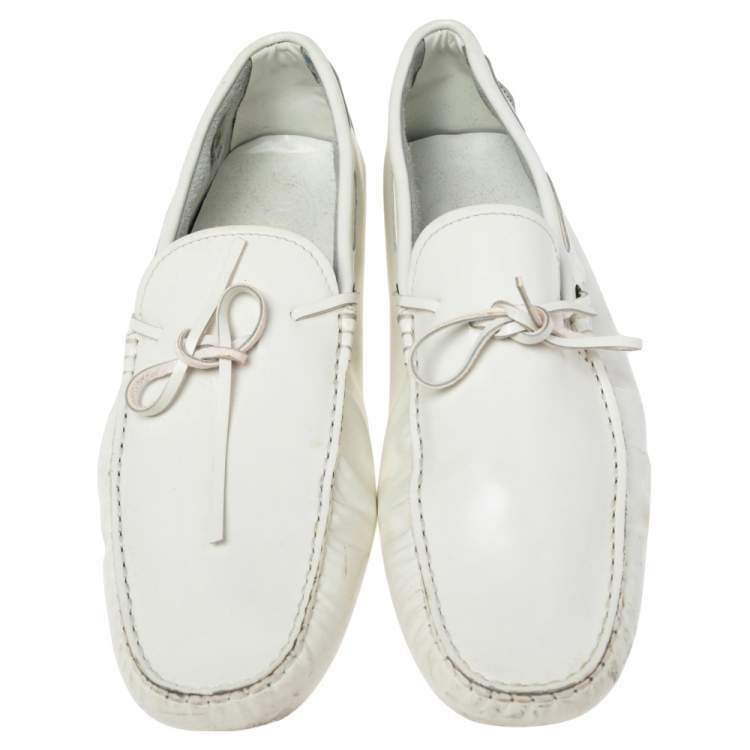 مملوكة مسبقًا Tod's White Patent Leather Bow Slip On Loafers Size 44.5