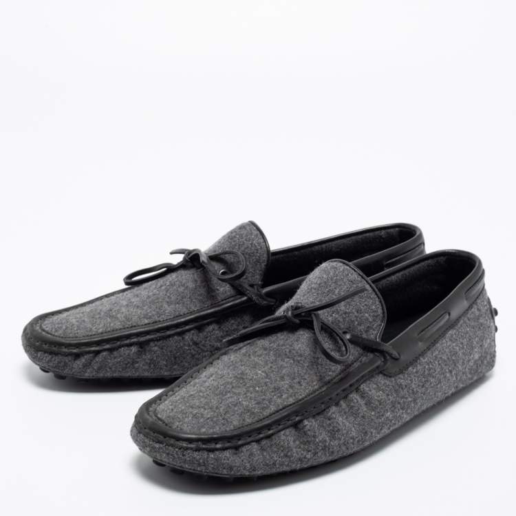 مملوكة مسبقًا Tod's Grey/Black Felt and Leather Gommino Driver Loafers Size 42
