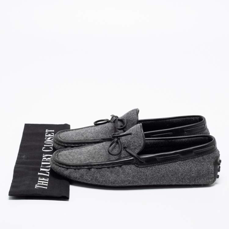 مملوكة مسبقًا Tod's Grey/Black Felt and Leather Gommino Driver Loafers Size 42