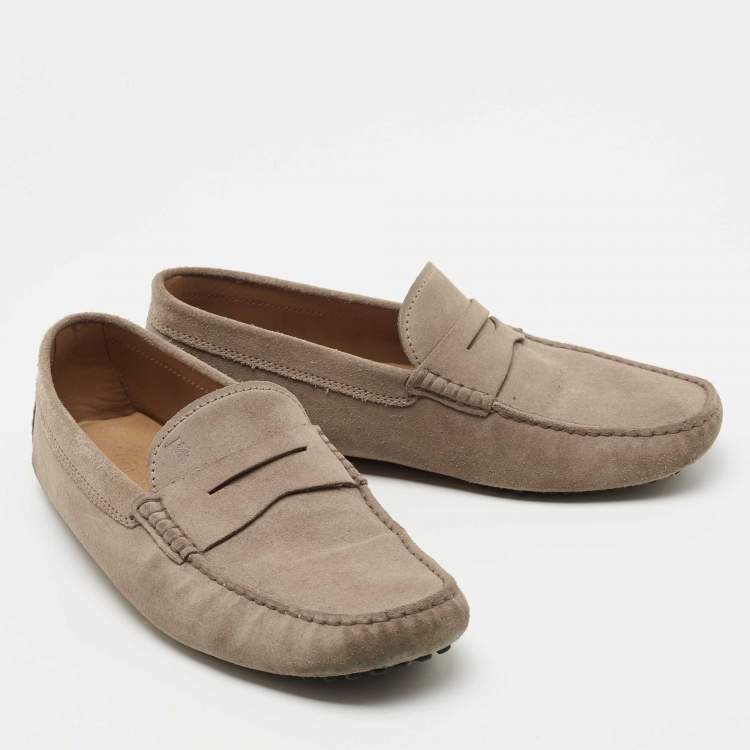مملوكة مسبقًا Tod's Grey Suede Gommini Slip On Loafers Size 42