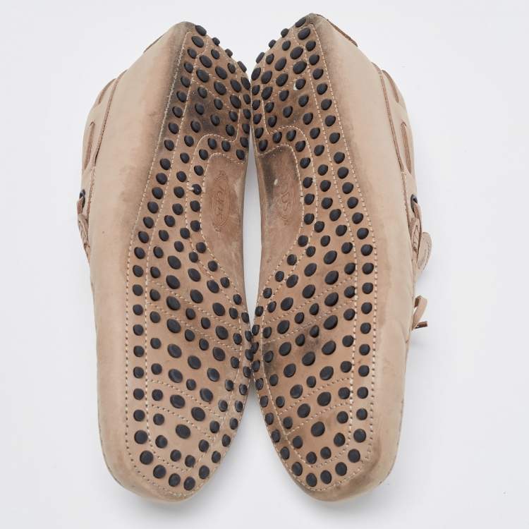 Pre Owned Tod's Beige Leather Gommino Loafers Size 42
