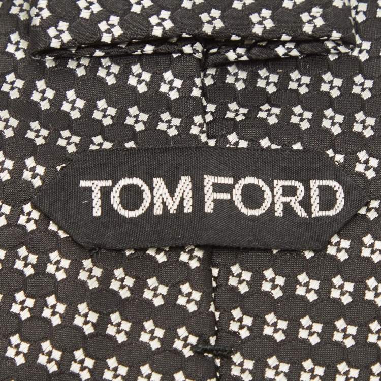 Pre Owned Tom Ford Black Patterned Silk Traditional Tie 