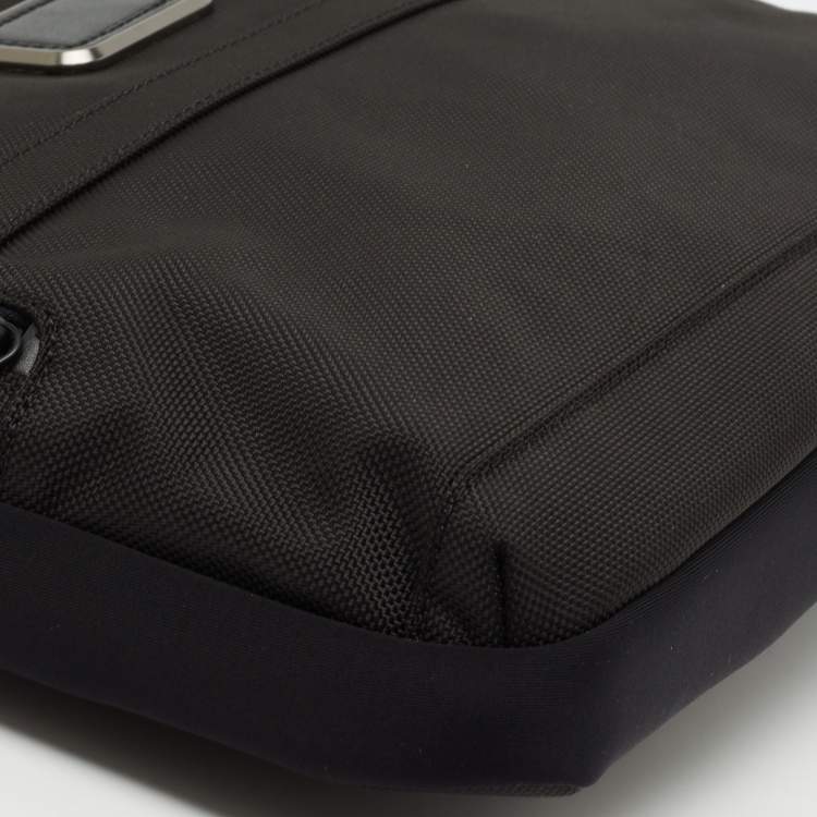 Pre Owned Tumi Black Nylon Medium  Alpha3 Laptop Cover