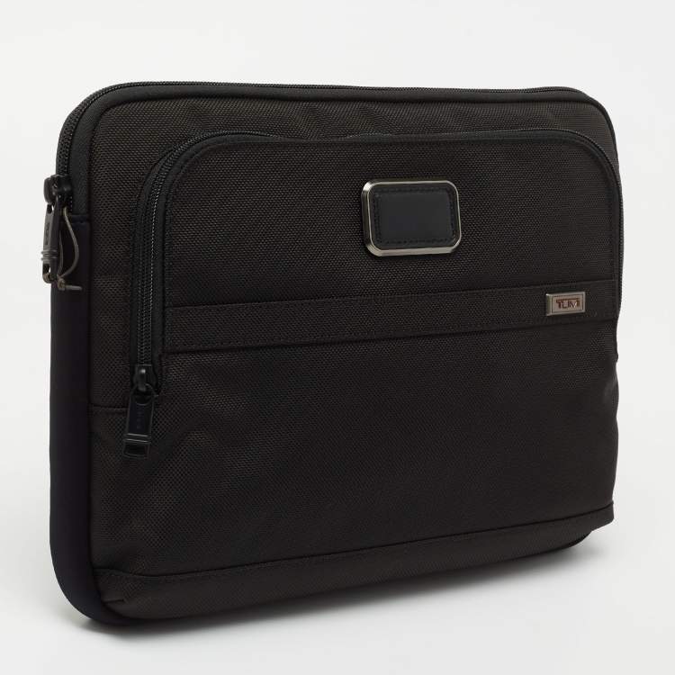 Pre Owned Tumi Black Nylon Medium  Alpha3 Laptop Cover
