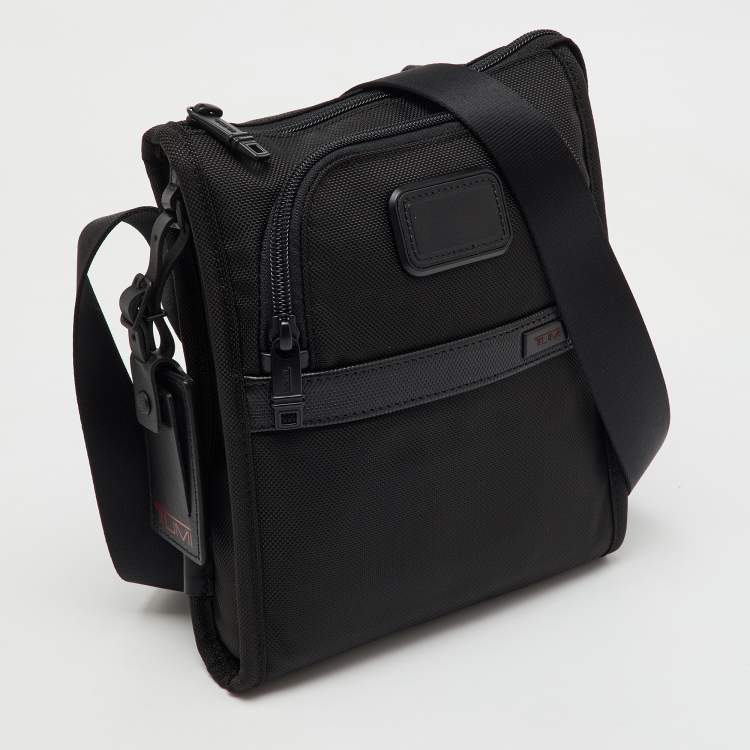 Pre Owned TUMI Black Ballistic Nylon Alpha 2 Small Pocket Messenger Bag