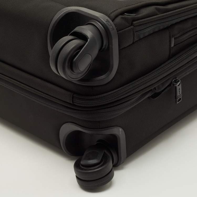 Pre Owned حقيبة مستندات تومي ألفا 3 ديلوكس نايلون أسود بأربع عجلات