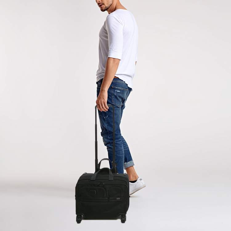 Pre Owned حقيبة مستندات تومي ألفا 3 ديلوكس نايلون أسود بأربع عجلات