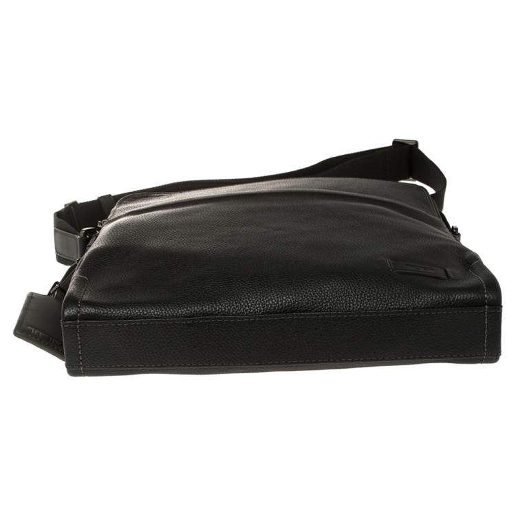 Pre Owned TUMI Black Leather Stratton Crossbody Bag