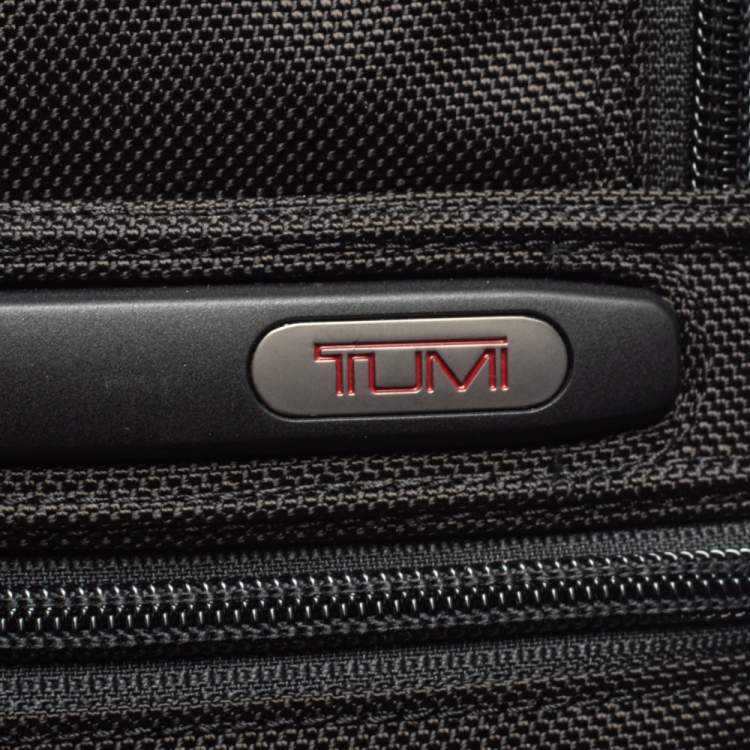 مملوكة مسبقًا Tumi Black Nylon and Leather Large DFO Compact Screen Laptop Briefcase