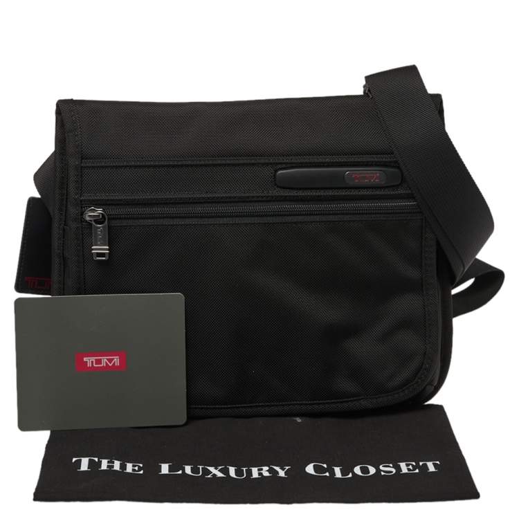 Pre Owned Tumi Black Nylon Small DFO Flap Messenger Bag