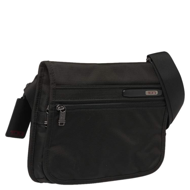 Pre Owned Tumi Black Nylon Small DFO Flap Messenger Bag