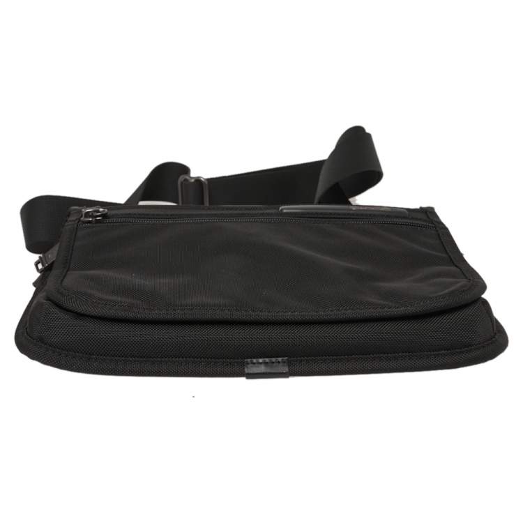 Pre Owned Tumi Black Nylon Small DFO Flap Messenger Bag