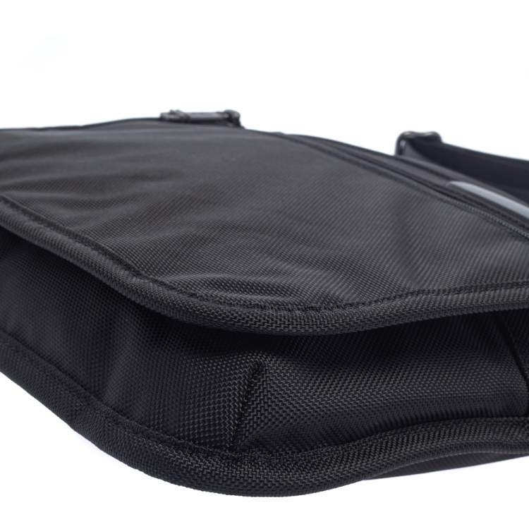 Pre Owned Tumi Black Nylon Small DFO Flap Messenger Bag