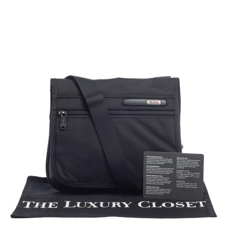Pre Owned Tumi Black Nylon Small DFO Flap Messenger Bag