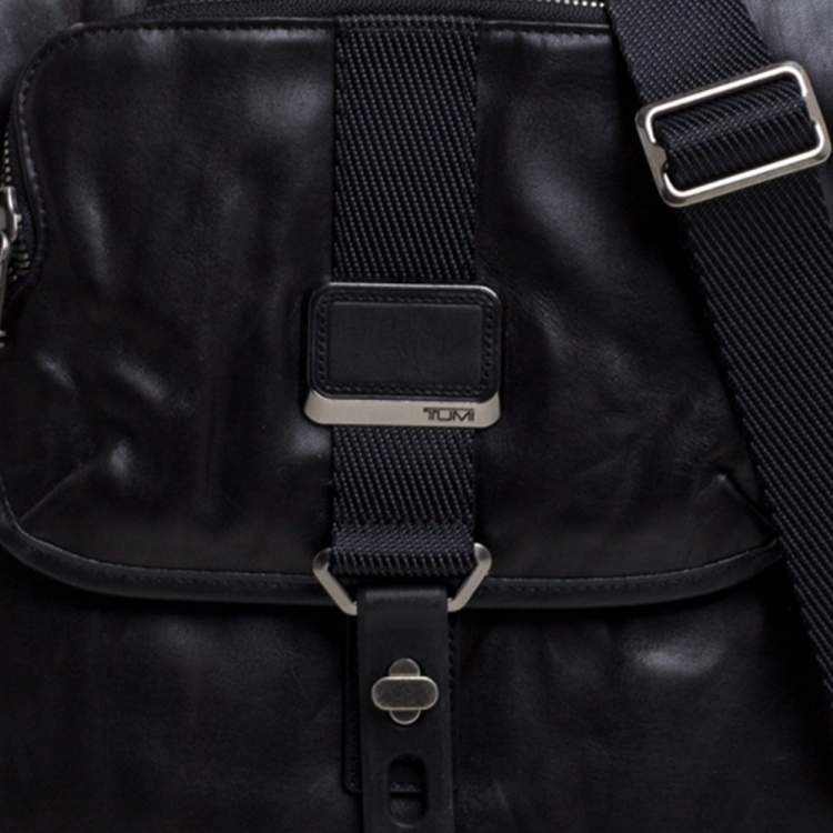 Pre Owned TUMI Black Leather Annapolis Zip Flap Messenger Bag